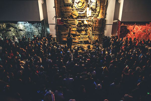 1545535793386040689.jpg D:UsersDesktop\u8bbe计艺术学院 新闻稿\u83ab鸿勋先生展览开幕1.jpg