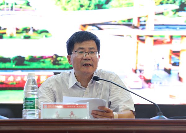 1594809458798083527.jpg 校长_副本.jpg