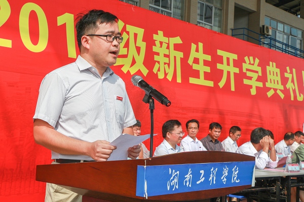 1505720993678080512.jpg IMG_9406张何.jpg