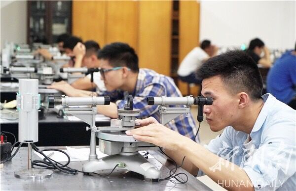 1526892681165072416.jpg 2.jpg